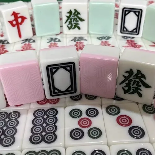 粉绿仿玉石色
